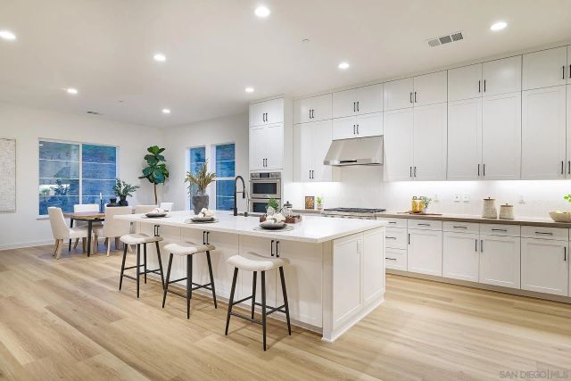 1748 Ishihara Rd, Vista, CA 92084