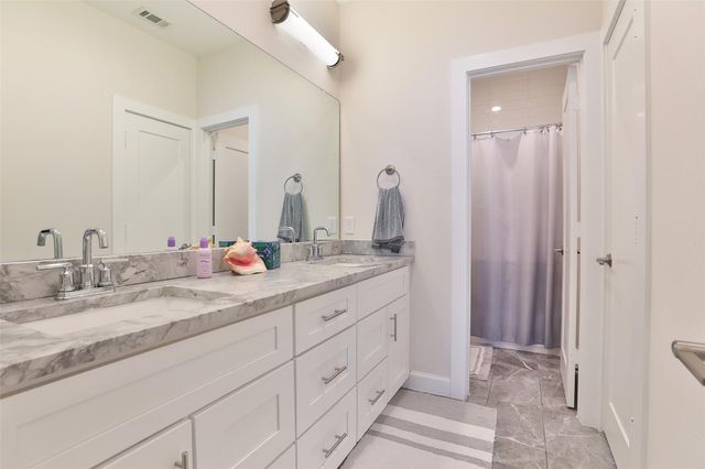 845 Fisher Street A, Houston, TX 77018