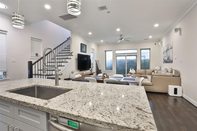 845 Fisher Street A, Houston, TX 77018