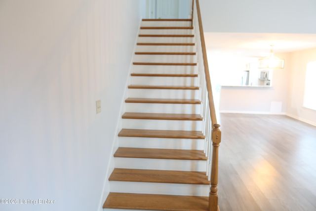 4809 Fairway Pointe Ct, Louisville, KY 40241