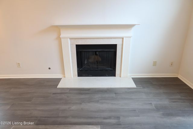 4809 Fairway Pointe Ct, Louisville, KY 40241