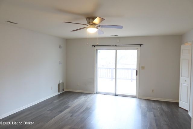 4809 Fairway Pointe Ct, Louisville, KY 40241