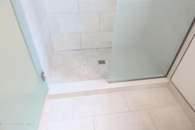 4809 Fairway Pointe Ct, Louisville, KY 40241