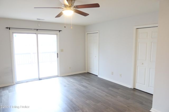 4809 Fairway Pointe Ct, Louisville, KY 40241