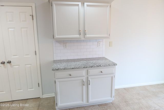 4809 Fairway Pointe Ct, Louisville, KY 40241