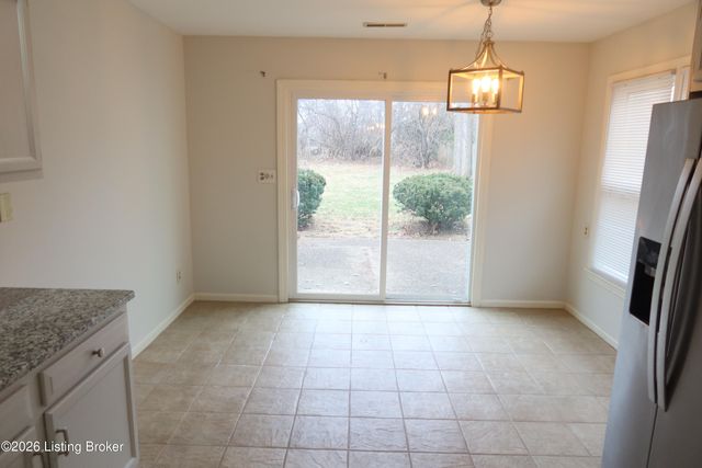 4809 Fairway Pointe Ct, Louisville, KY 40241