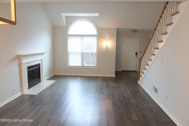 4809 Fairway Pointe Ct, Louisville, KY 40241