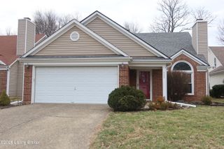 4809 Fairway Pointe Ct, Louisville, KY 40241