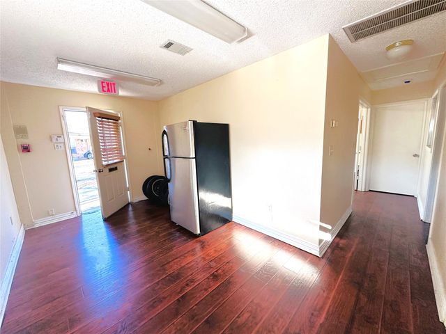 722 E Wheatland, Duncanville, TX 75116