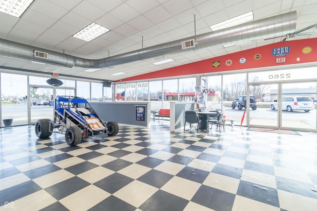 2260 W Main Street, Greenfield, IN 46140