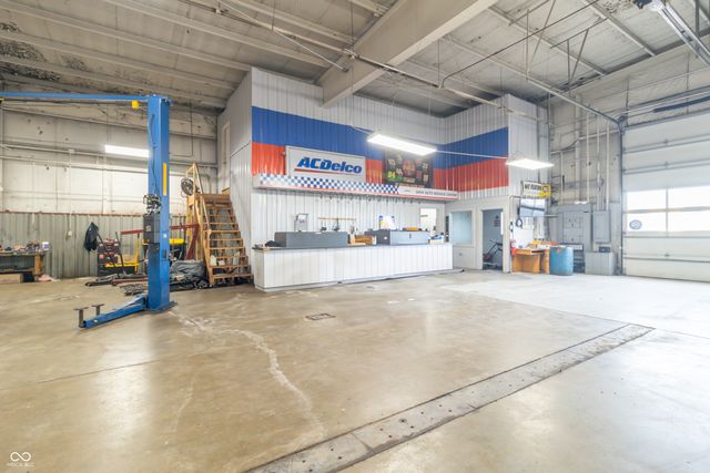 2260 W Main Street, Greenfield, IN 46140