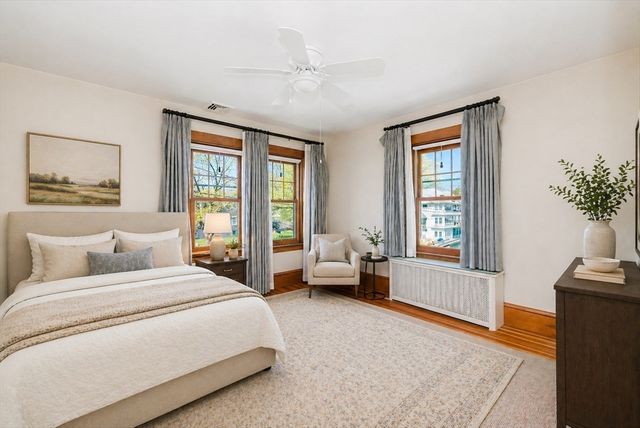 35 Fruit St, Taunton, MA 02780