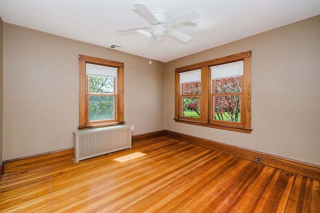 35 Fruit St, Taunton, MA 02780