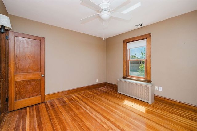 35 Fruit St, Taunton, MA 02780