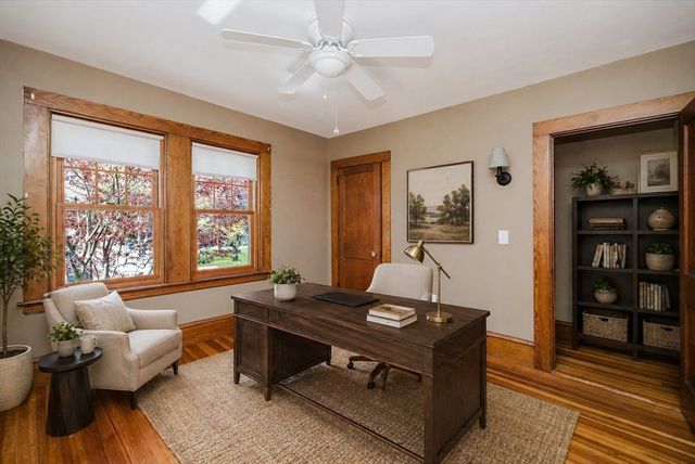 35 Fruit St, Taunton, MA 02780