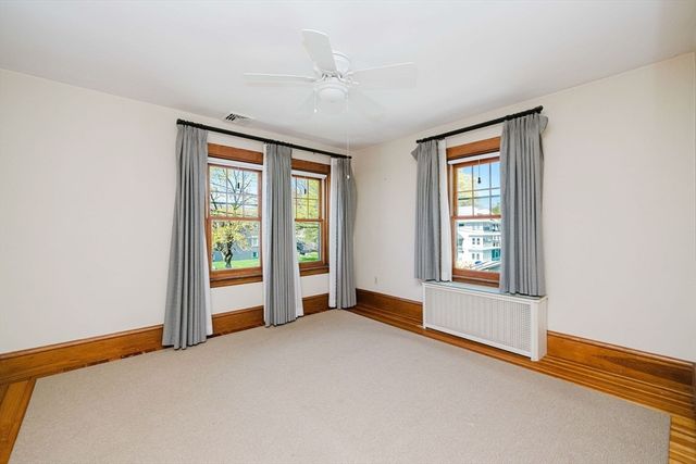 35 Fruit St, Taunton, MA 02780