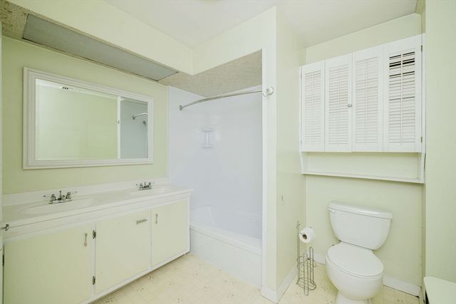 35 Fruit St, Taunton, MA 02780