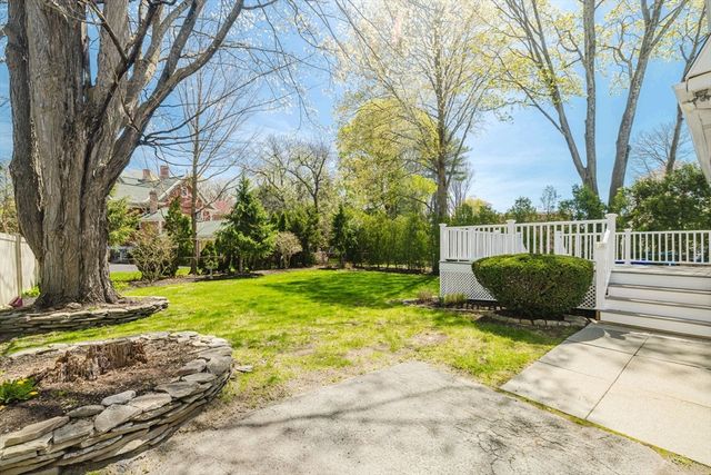 35 Fruit St, Taunton, MA 02780