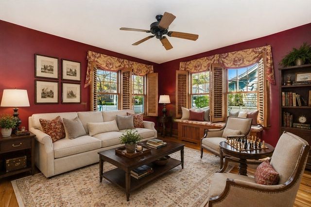 35 Fruit St, Taunton, MA 02780