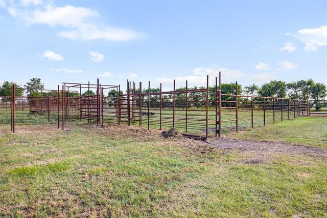 1801 County Road 216, Caldwell, TX 77836