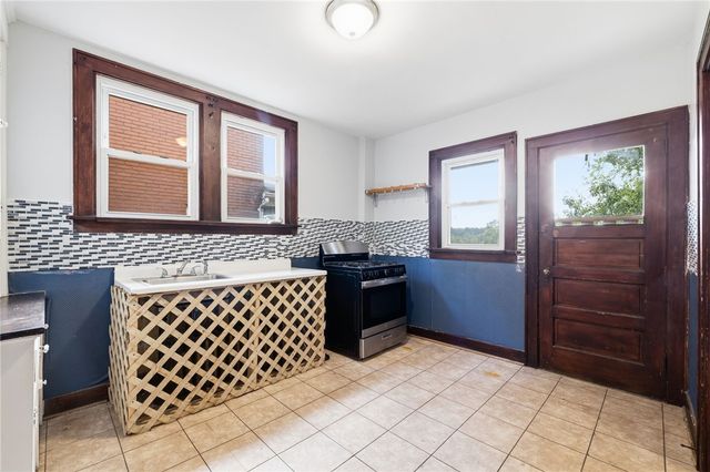 2728 Woodstock Ave, Swissvale, PA 15218