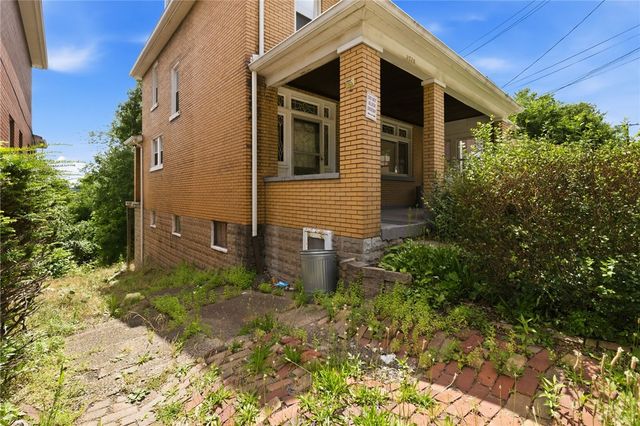 2728 Woodstock Ave, Swissvale, PA 15218