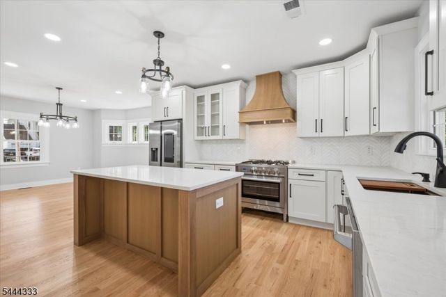 18 Burchfield Ave, Cranford Twp., NJ 07016
