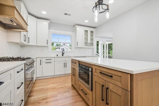 18 Burchfield Ave, Cranford Twp., NJ 07016