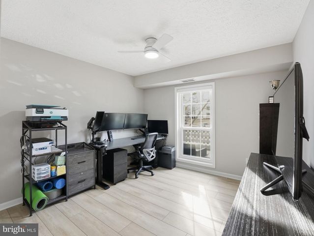 7770 WILLOW POINT DR, Falls Church, VA 22042