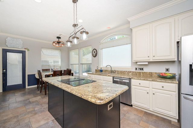4306 Island Hills Drive, Pasadena, TX 77059