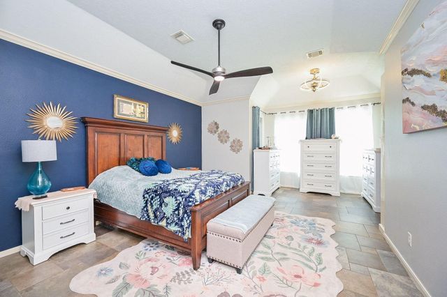 4306 Island Hills Drive, Pasadena, TX 77059