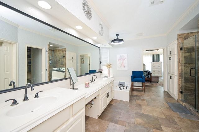 4306 Island Hills Drive, Pasadena, TX 77059