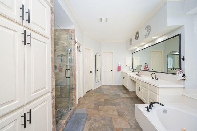 4306 Island Hills Drive, Pasadena, TX 77059