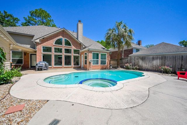 4306 Island Hills Drive, Pasadena, TX 77059