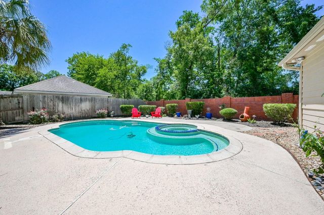 4306 Island Hills Drive, Pasadena, TX 77059