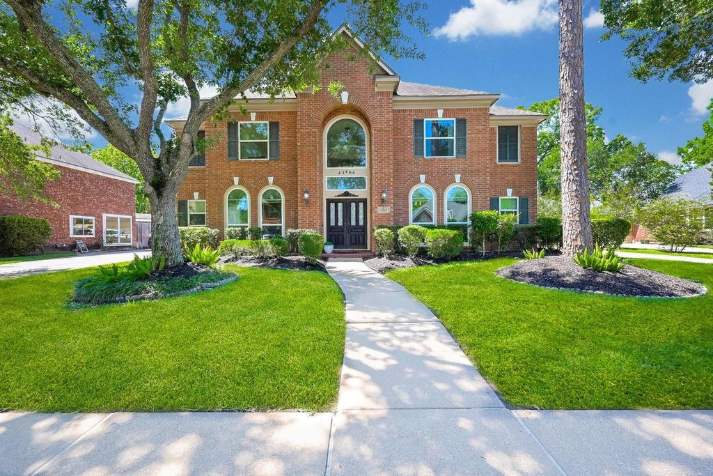 4306 Island Hills Drive, Pasadena, TX 77059