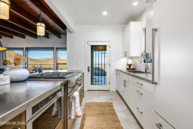 6426 W Lost Canyon Drive, Tucson, AZ 85745