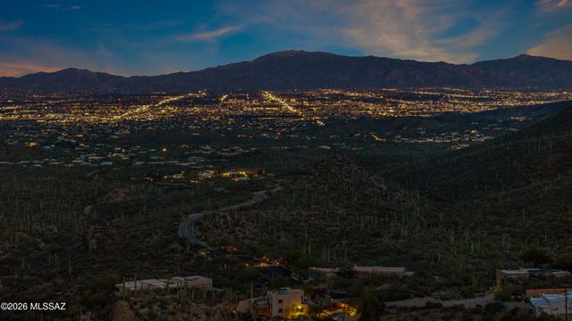 6426 W Lost Canyon Drive, Tucson, AZ 85745