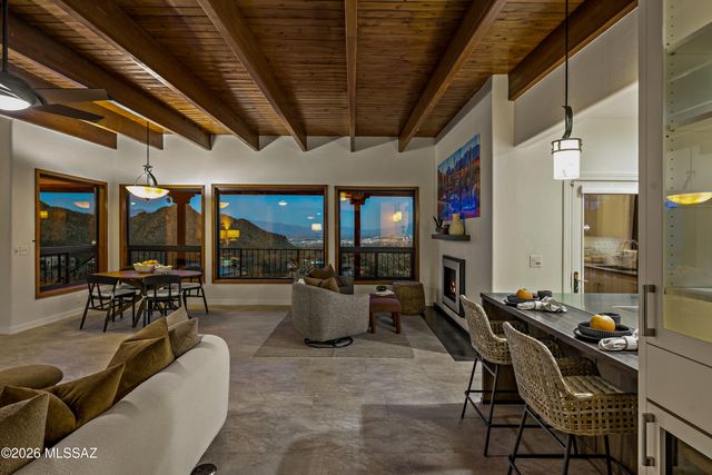 6426 W Lost Canyon Drive, Tucson, AZ 85745