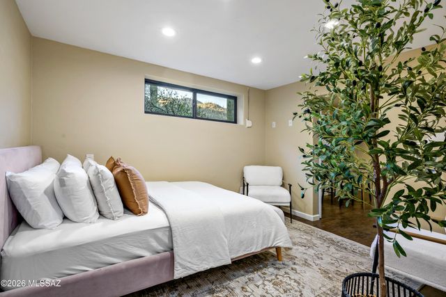 6426 W Lost Canyon Drive, Tucson, AZ 85745