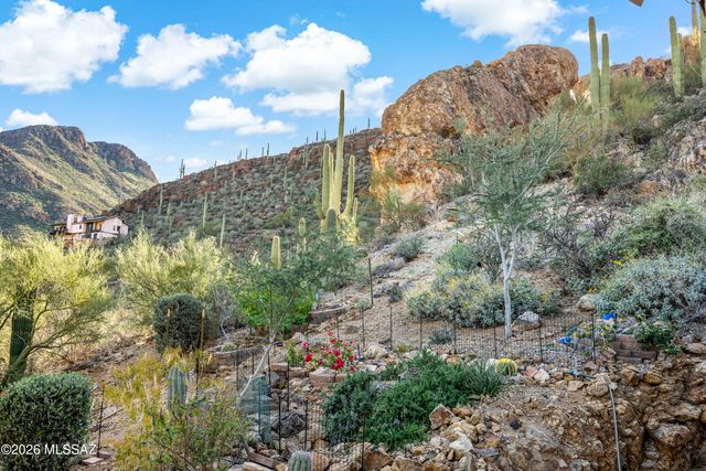 6426 W Lost Canyon Drive, Tucson, AZ 85745