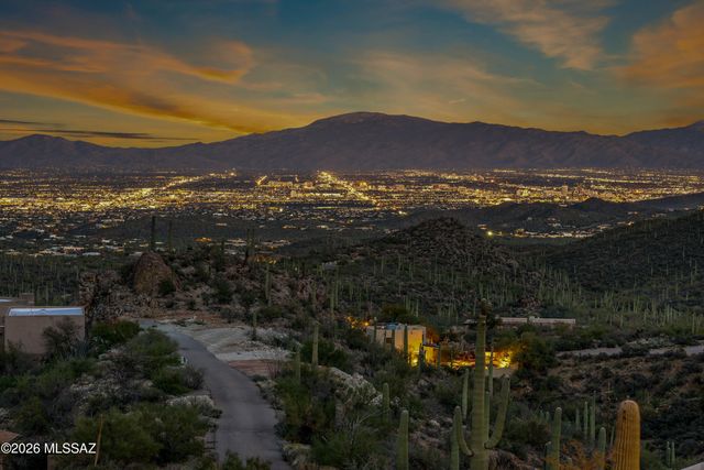 6426 W Lost Canyon Drive, Tucson, AZ 85745