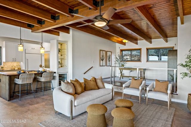 6426 W Lost Canyon Drive, Tucson, AZ 85745