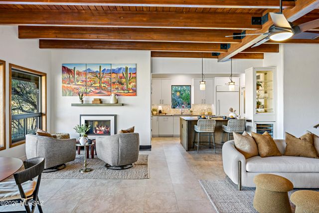 6426 W Lost Canyon Drive, Tucson, AZ 85745