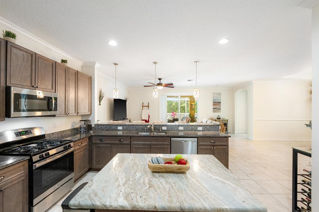 6134 NW Cullen Way, Port St Lucie, FL 34983