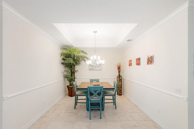 6134 NW Cullen Way, Port St Lucie, FL 34983