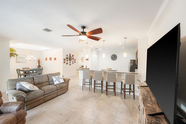 6134 NW Cullen Way, Port St Lucie, FL 34983