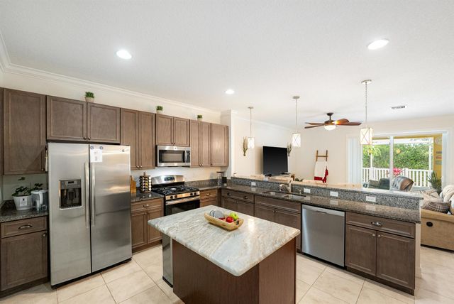6134 NW Cullen Way, Port St Lucie, FL 34983