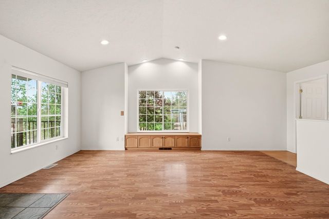 1515 S Deep Creek Ln, Medical Lake, WA 99022