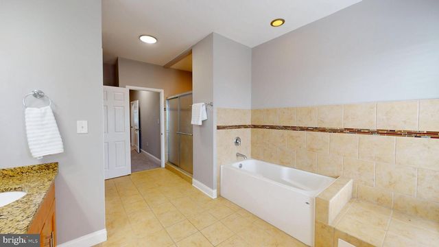 1410 N BOND ST, Baltimore, MD 21213